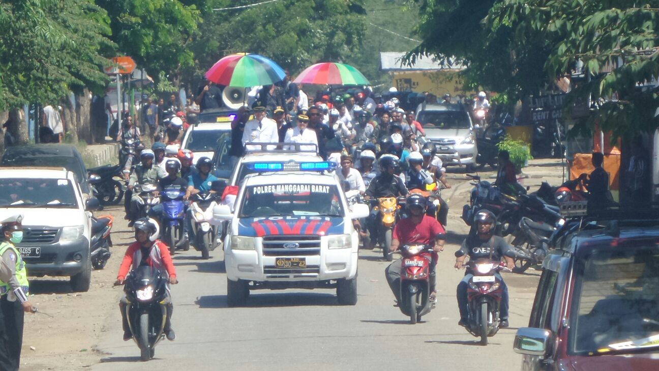 POLRES MABAR MENGAMANKAN JALANNYA GIAT PENJEMPUTAN BUPATI DAN WAKIL BUPATI MABAR