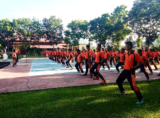 PERSONIL POLRES MABAR MELAKSANAKAN OLAHRAGA BELADIRI POLRI