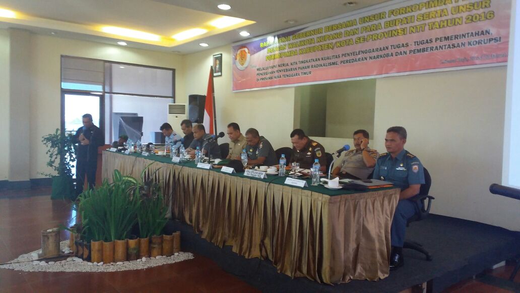 WAKAPOLDA NTT DAN KAPOLRES JAJARAN POLDA NTT HADIRI RAPAT KERJA GUBERNUR NTT