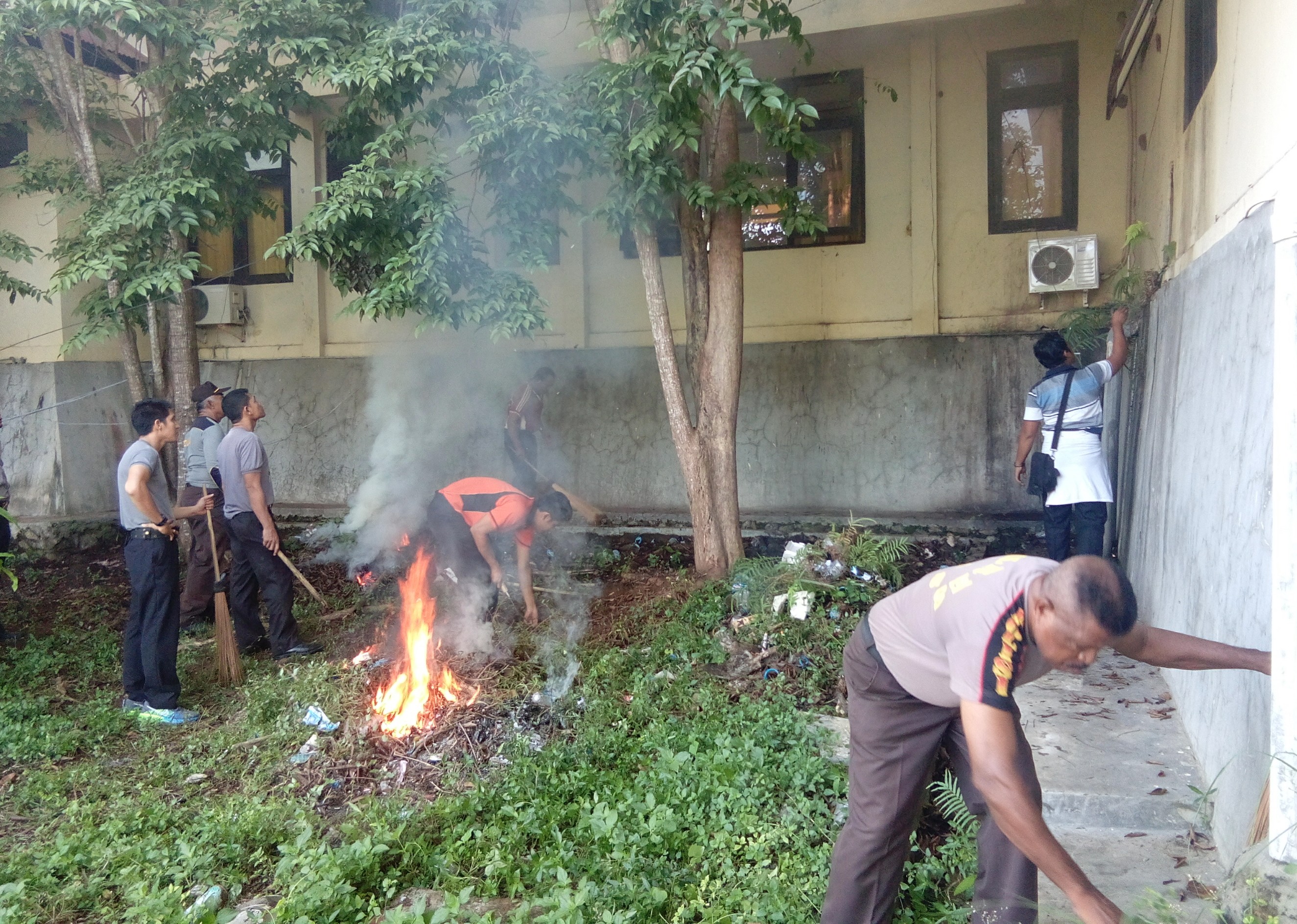 Usai Apel Pagi Personil Polres Mabar Melakukan Korvei