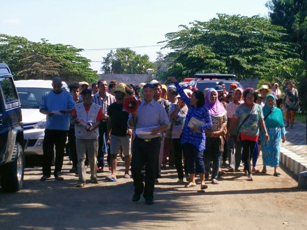 Demo Damai, Pedagang Pasar Batu Cermin  Menyampaikan 6 Pernyataan Sikap Kepada Pemda Dan DPRD Mabar