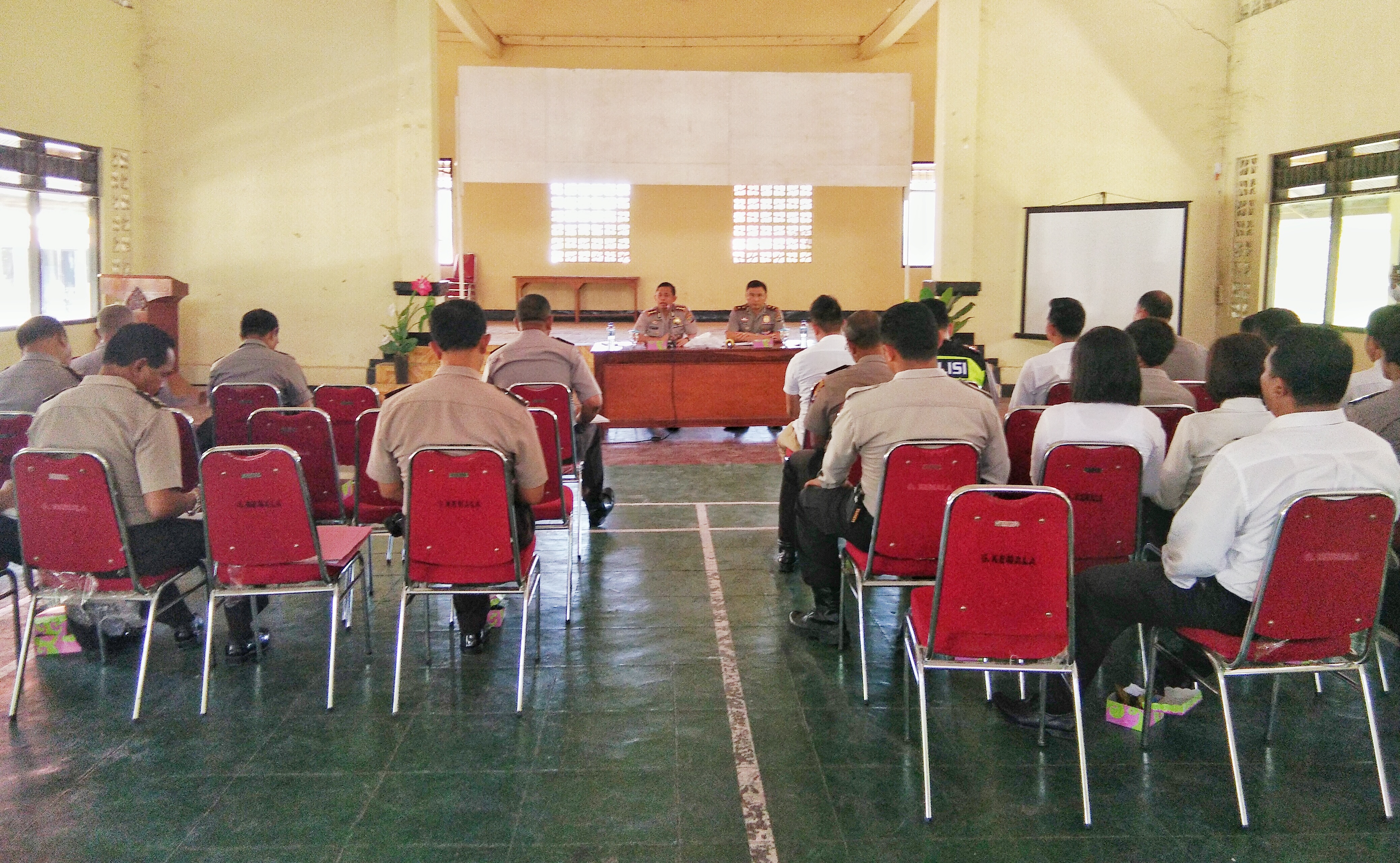 Kapolres Mabar Pimpin Rapat Internal Membahas Langkah Yang Akan Dilakukan Terkait Renaksi Program Prioritas Kapolri