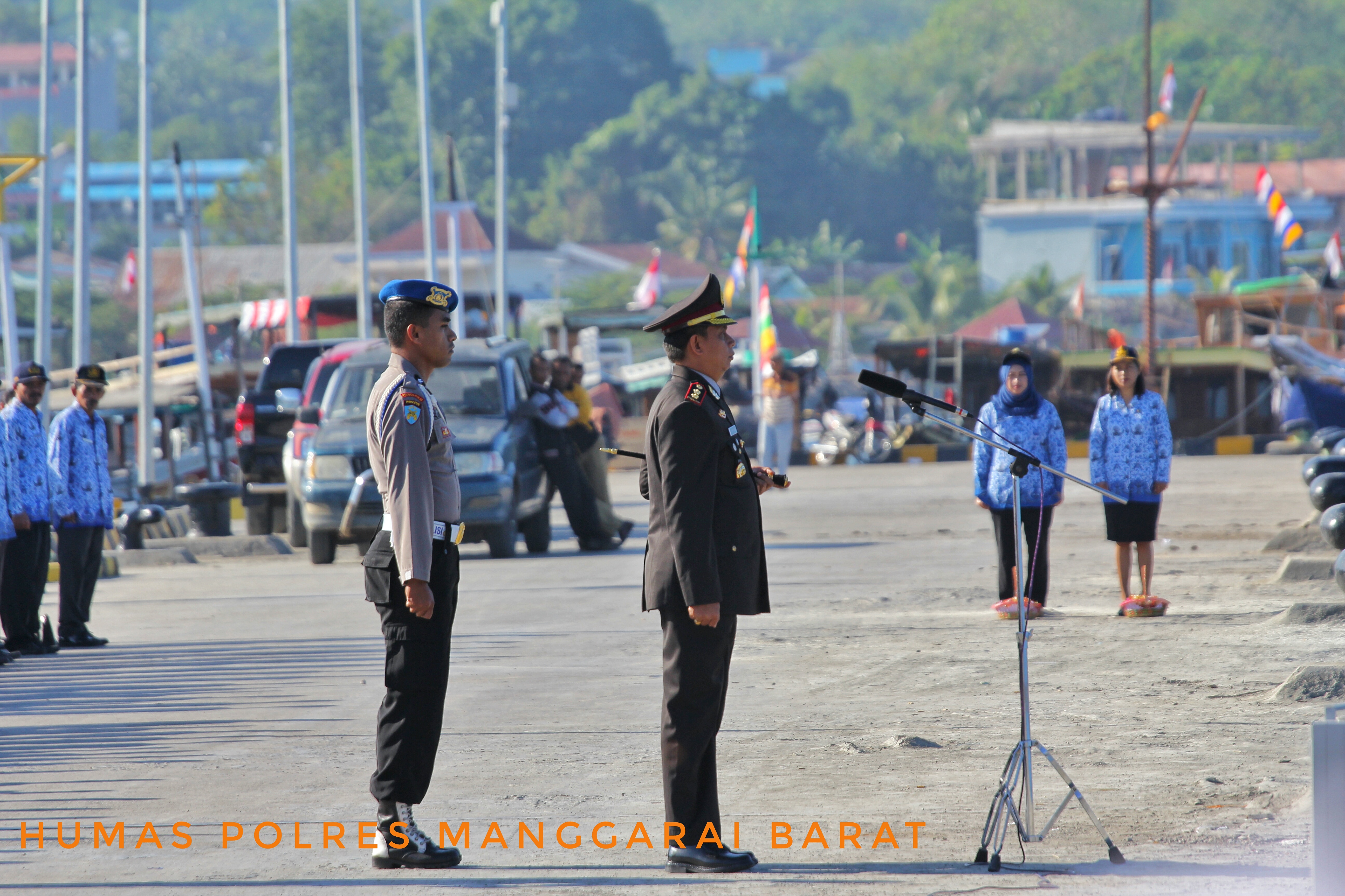 Kapolres Mabar Pimpin Upacara Tabur Bunga Dalam Rangka Memperingati HUT RI Ke-71 Tingkat Kabupaten Mabar