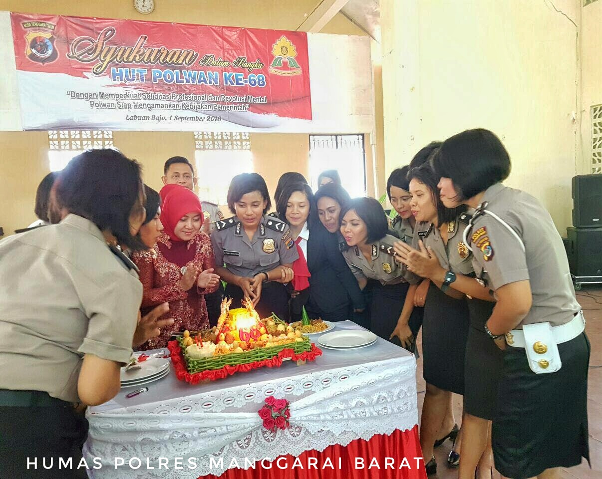 Polres Mabar Melaksanakan Syukuran HUT Polwan Ke-68 Yang Ditandai Dengan Pemotongan Tumpeng