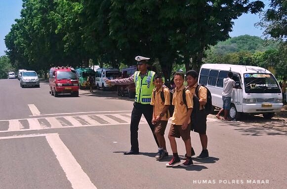 Sat Lantas Polres Mabar Melaksanakan Gatur Pagi, Siang Maupun Malam Hari