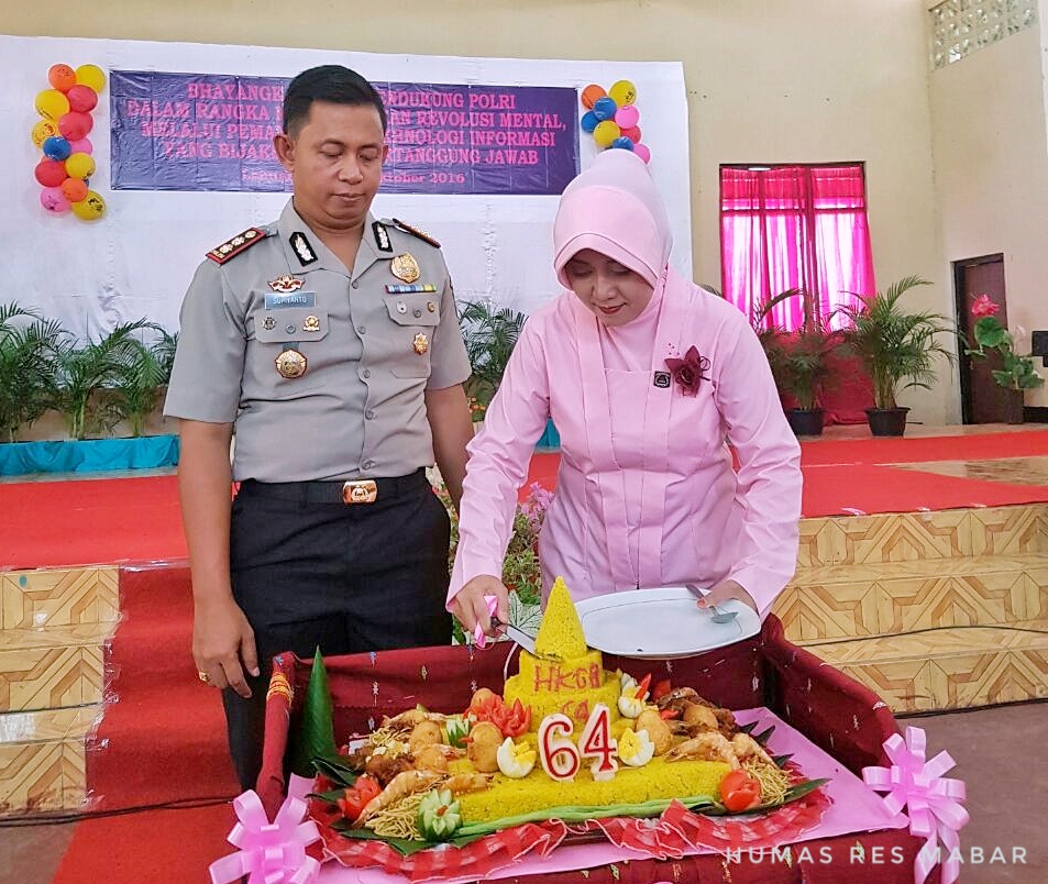 Bhyangkari Cabang Mabar Peringakti Puncak HKGB Ke-64