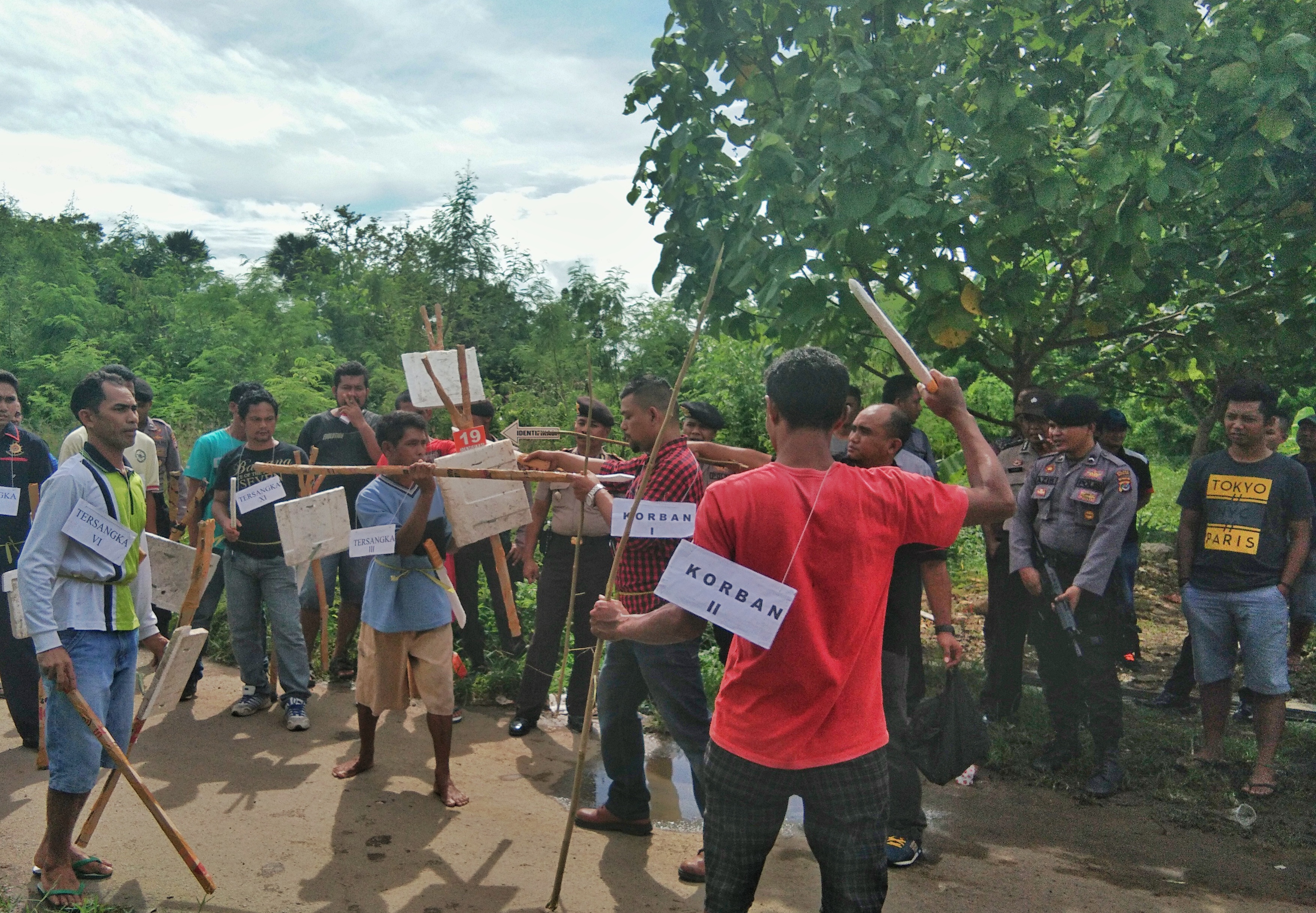 Sat Reskrim Polres Mabar Gelar Rekonstuksi kasus Pembunuhan Yang Menewaskan Dua Warga Kusu