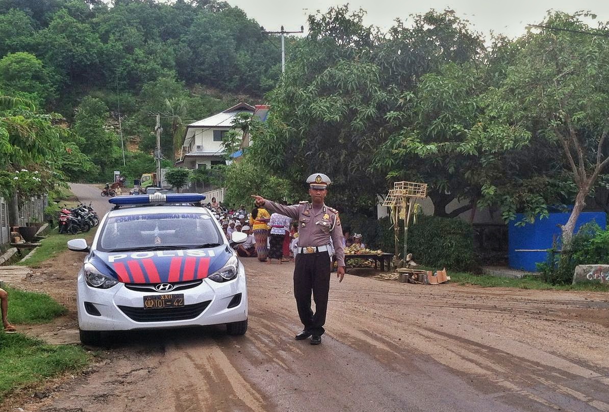 Polres Mabar Melaksanakan Pengamanan Upacara Tawur Agung Kesanga Jelang Perayaan Catur Brata Penyepian Umat Hindu Di Manggarai Barat