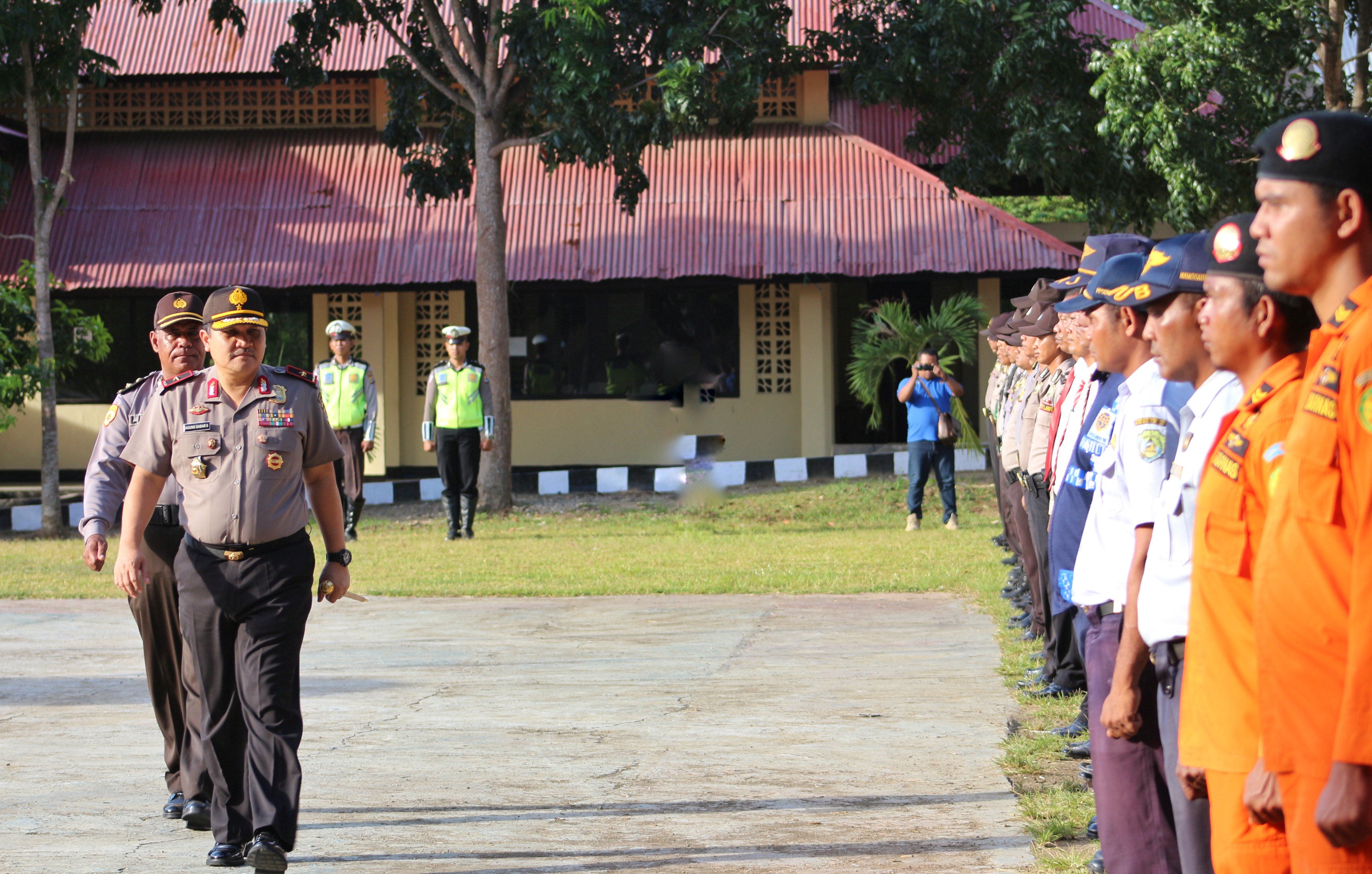 Kapolda NTT Pimpin Apel Gelar Pasukan Ops Simpatik Turangga 2017 Di Polres Mabar