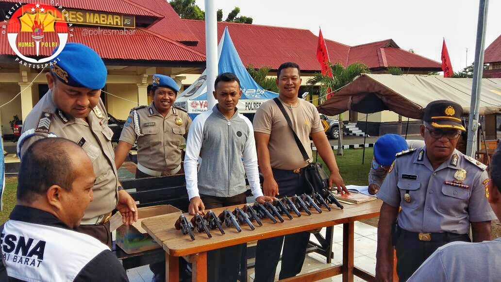 Polres Mabar Gelar Pemeriksaan Senpi Dinas yang dipinjam pakaian kepada Personil