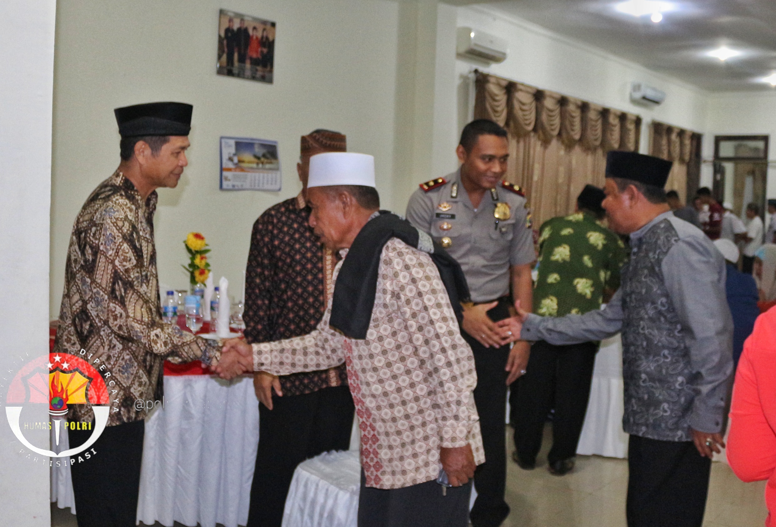 Wakapolres dan Anggota Polres Mabar Hadiri Buka Puasa Bersama di Rujab Bupati