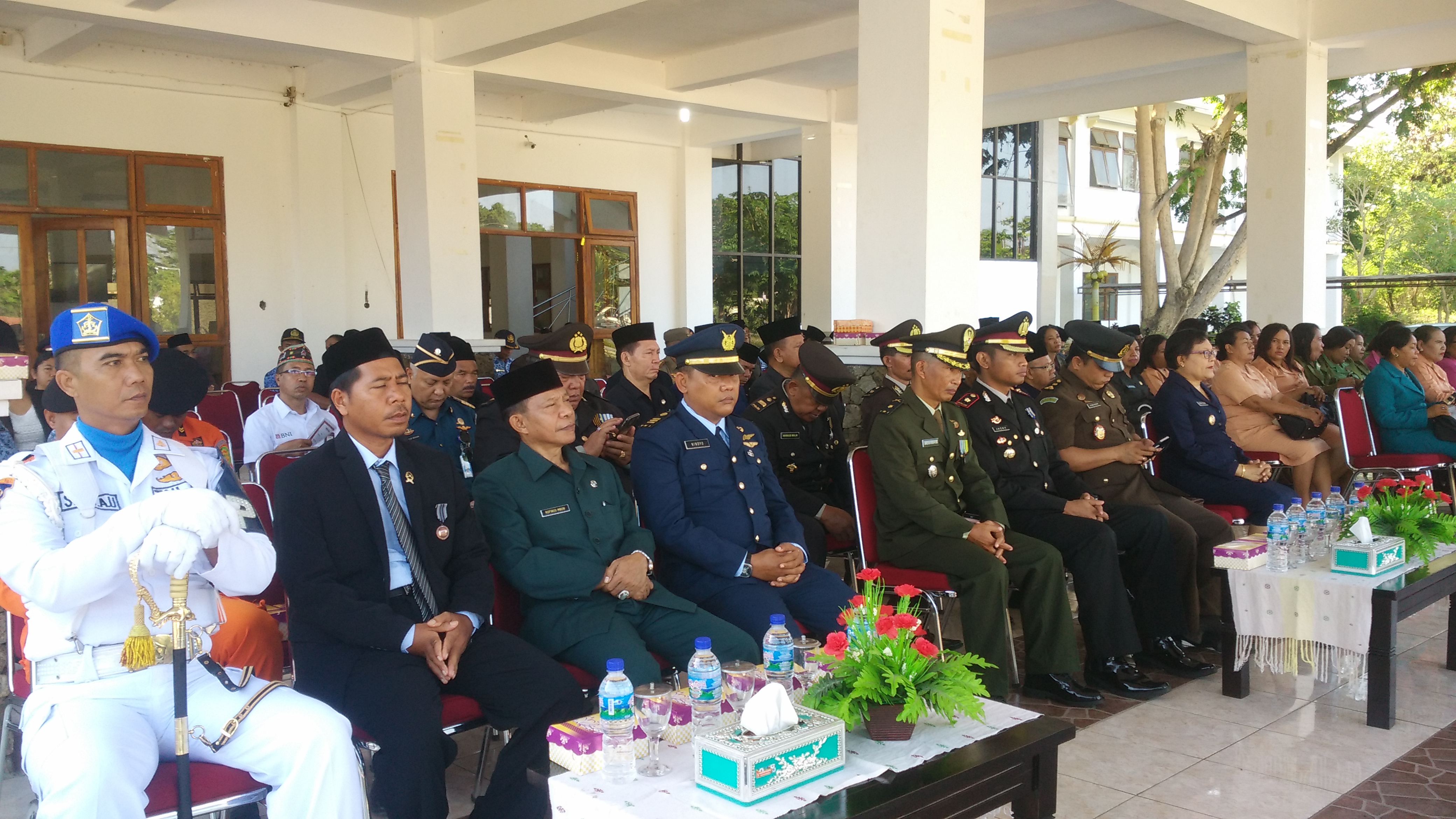 Wakapolres dan Pejabat utama beserta Personil Polres Mabar mengikuti Upacara Peringatan Hari Pahlawan 2017