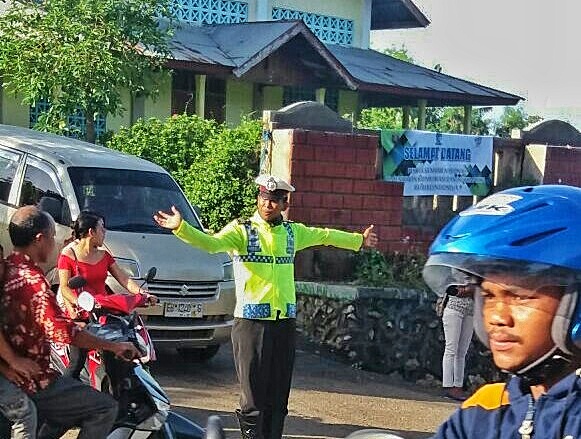 Sat Lantas Polres Mabar laksanakan giat Gatur Lalin dan pam Ibadah Misa Mingguan di Paroki Roh Kudus Labuan Bajo