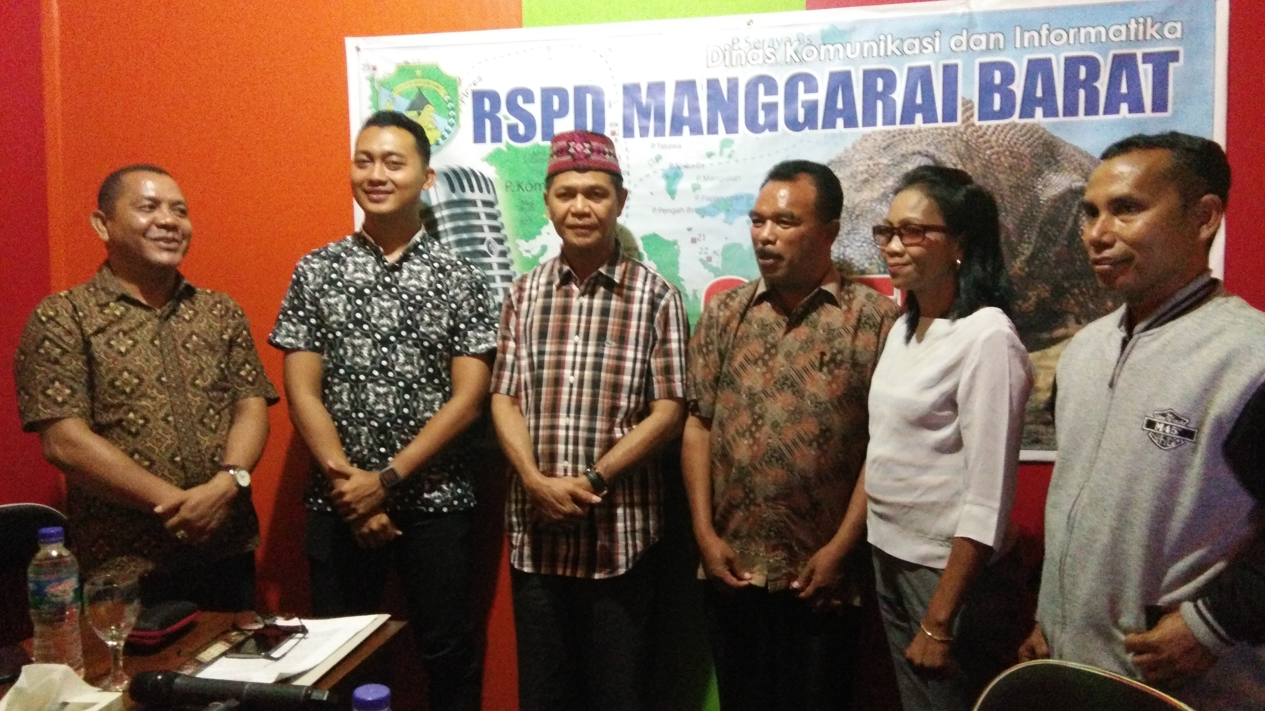 Talk Show Interaktif di Radio RSPD FM, Kasat Intel Polres Mabar hadir sebagai Narasumber