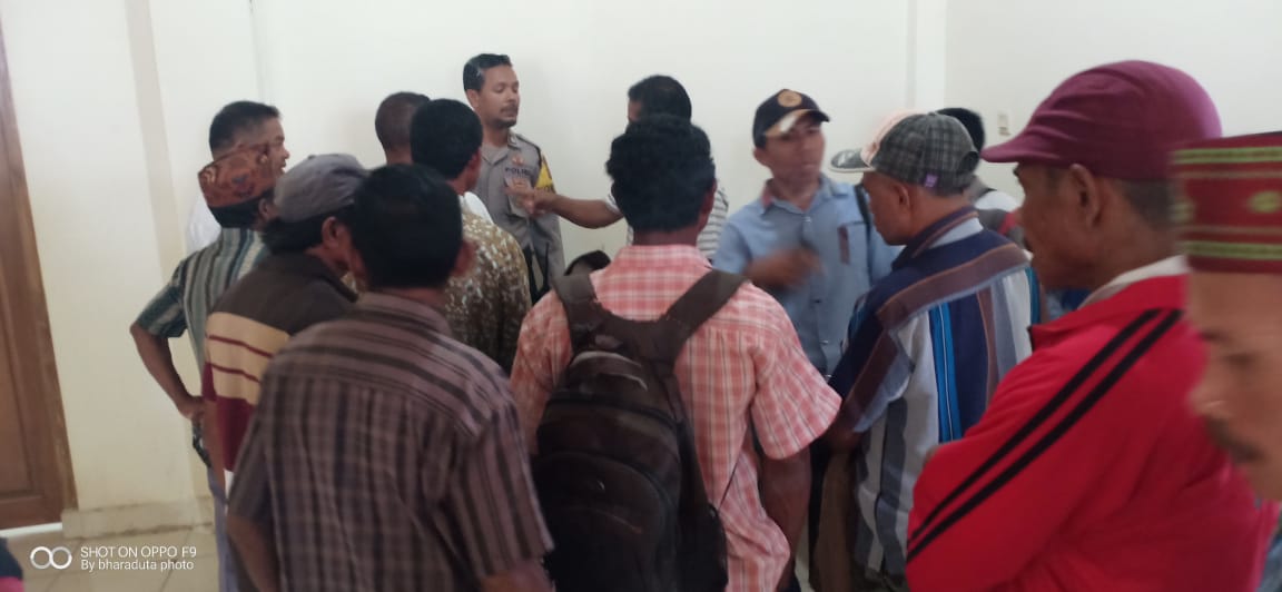 Bhabinkamtibas Lakukan Pengamanan di Kantor Nakertrans Manggarai Barat, Ada Apa?