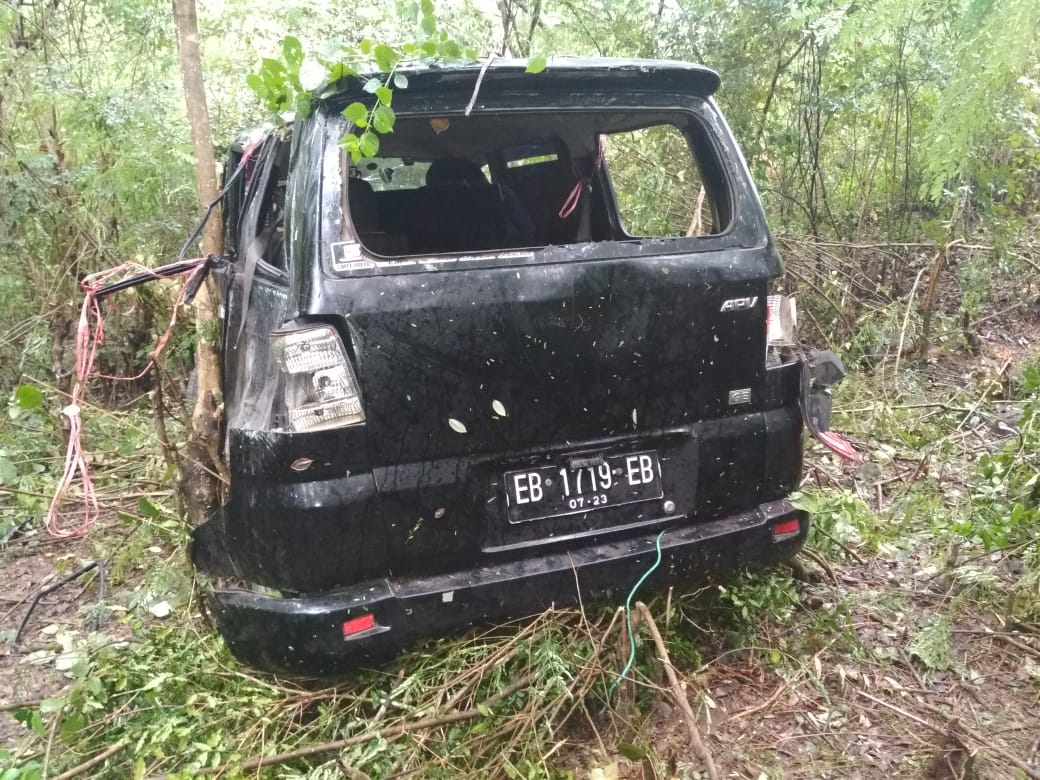 5 Korban Luka Akibat Kecelakaan Mobil, Polsek Lembor Buru Si Pengemudi