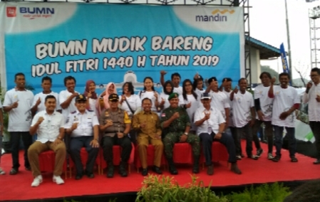 Mudik Bareng BUMN, Kapolres Mabar Ikut Lepas Ratusan Pemudik di Pelabuhan Pelni