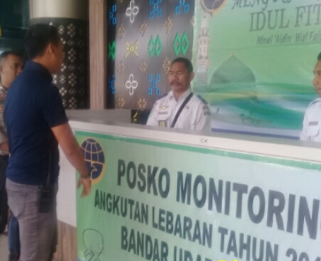 Antispasi Pemudik Via Udara, Personel Gabungan Lakukan Pengamanan di Pos Terpadu Bandara Komodo