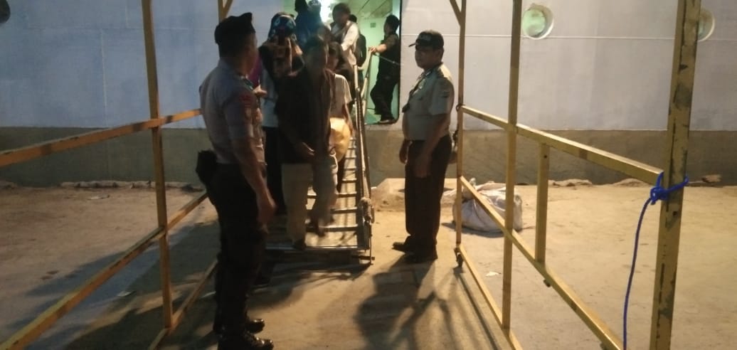 Cegah Kejahatan Lintas Wilayah, KP3 Laut Periksa Identitas Penumpang Ferry