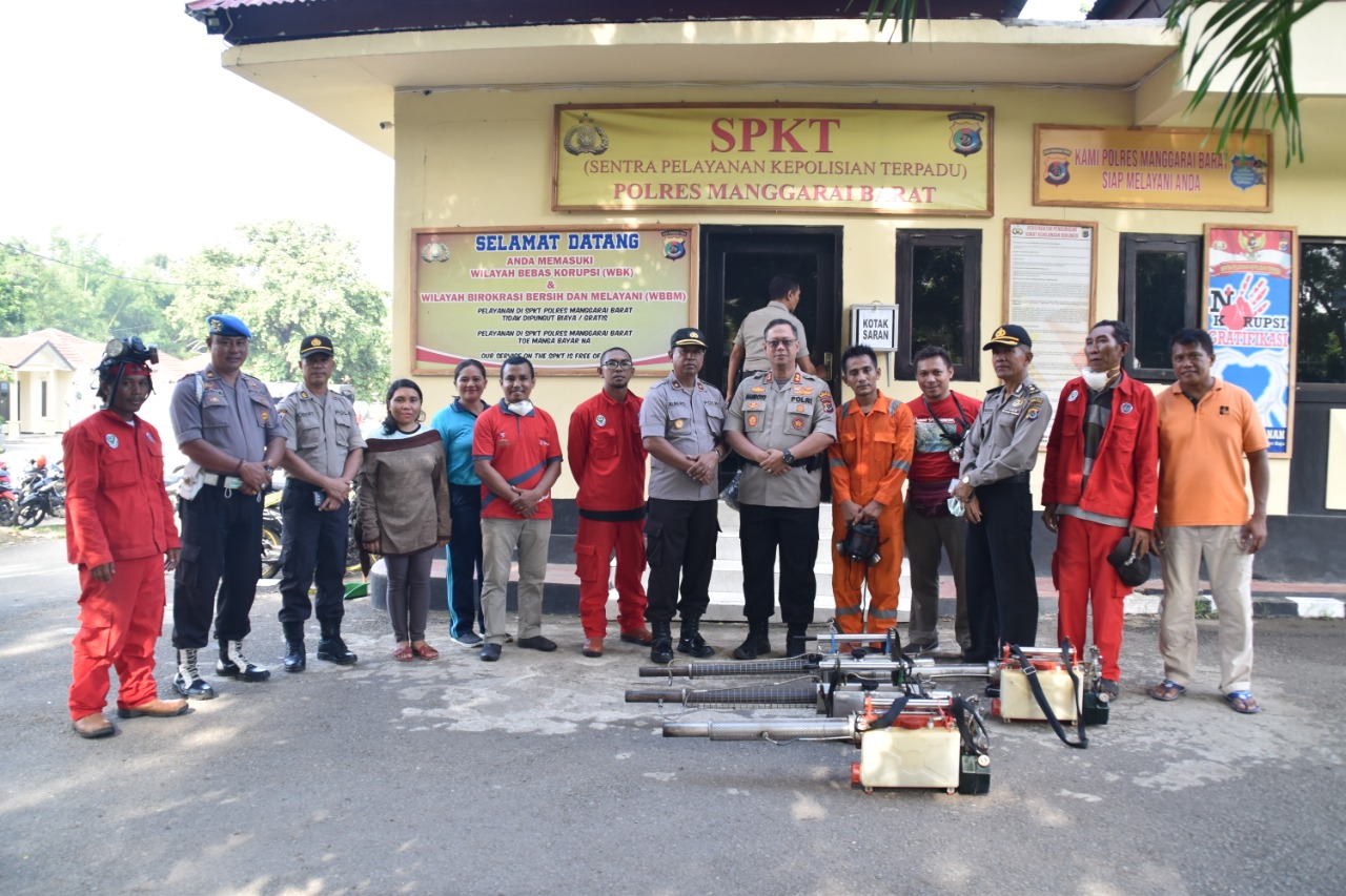 Cegah DBD, Mako Polres Manggarai Barat Disemprot Fogging