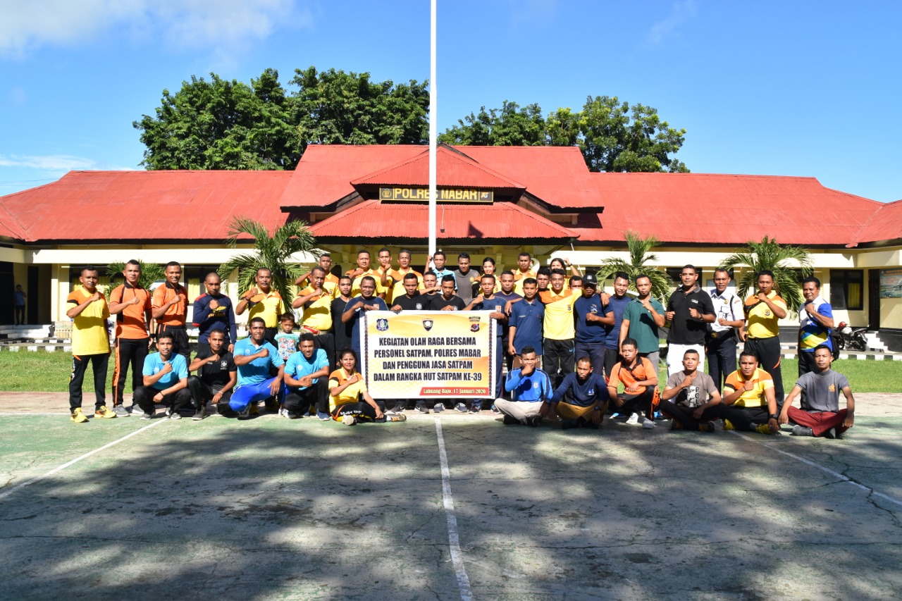 Polres Manggarai Barat dan Satpam Gelar Senam Bersama