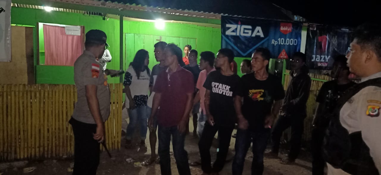 Cegah Gangguan Kamtibmas, Kapolsek Komodo Polres Mabar Pimpin Langsung Patroli Malam Minggu