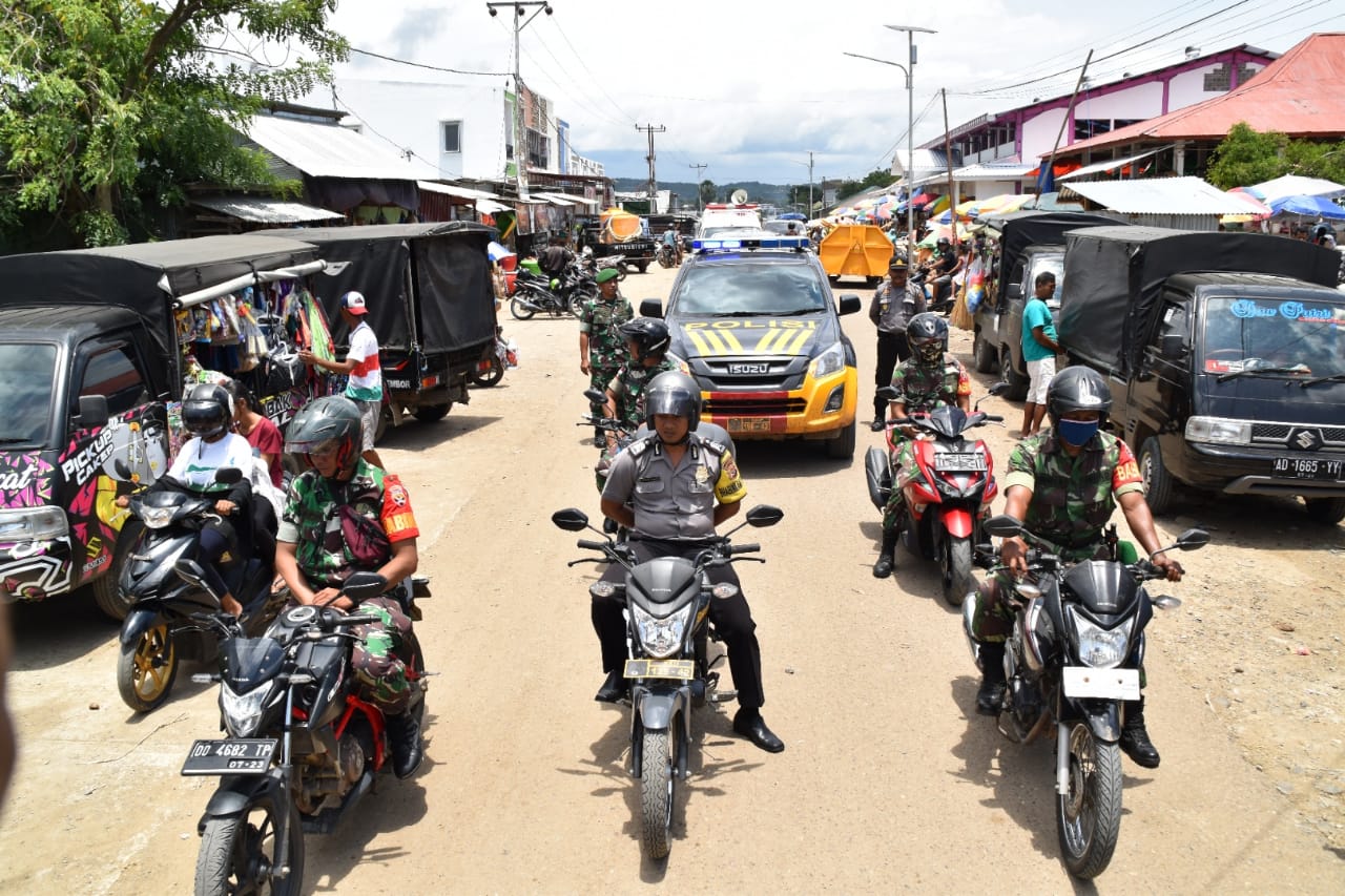 TNI-Polri bersama Dinkes Keliling Kota Imbau Masyarakat Cegah Covid-19