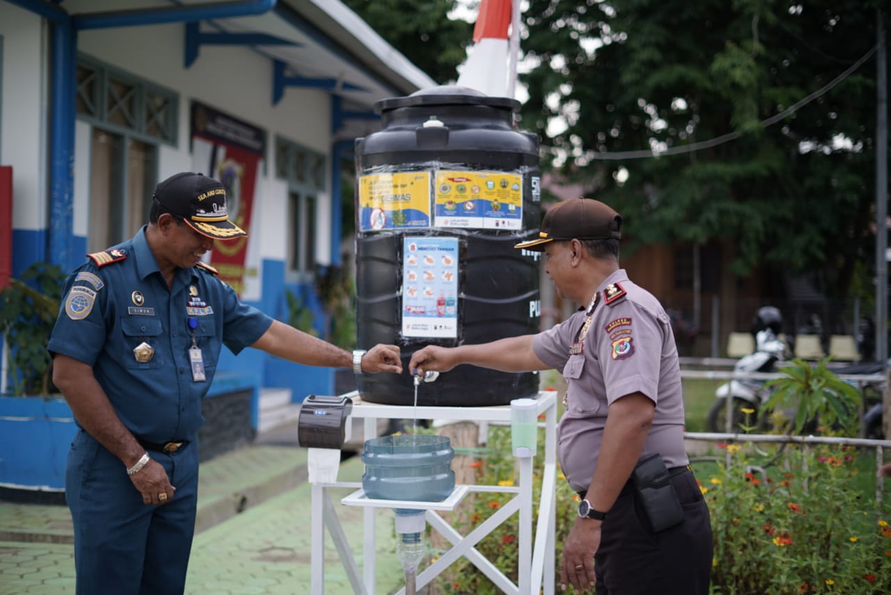 Polres Mabar bersama BPBD dan Komunitas Pelita Mabar Tambah 3 Wastafel